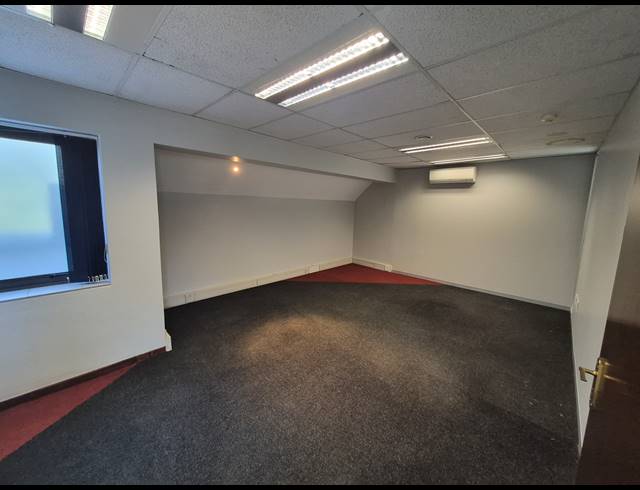 325M² OFFICE TO LET IN WOODMEAD